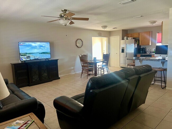 Foto del edificio - Winter 25/26 Furnished Rental - October 1st. through April 30th. (4 month min)