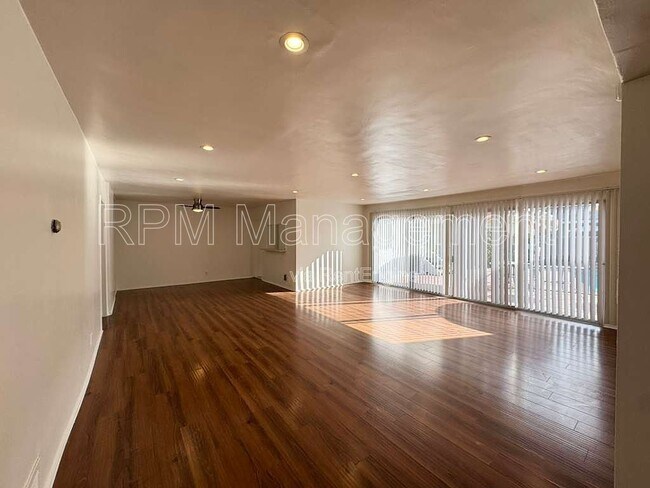 Foto del edificio - 11939 Albers St