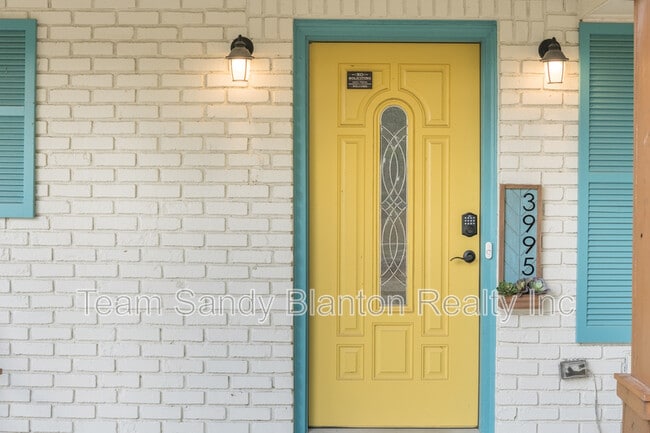 Building Photo - 3995 Tom Ln Dr