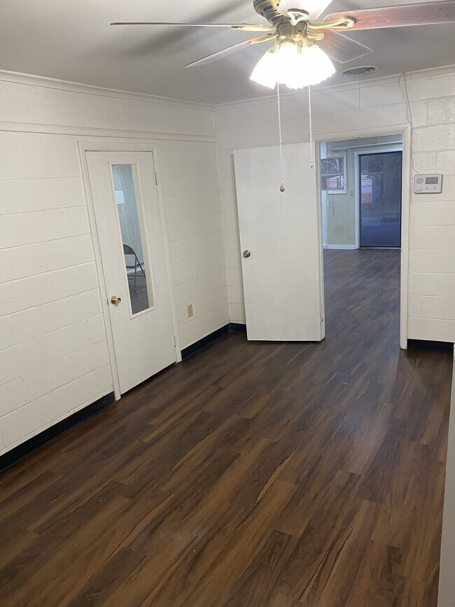 Foto del edificio - 310 S Sooner Rd