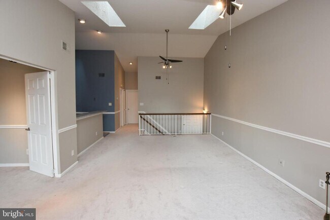 Building Photo - 12938 Grays Pointe Rd