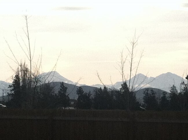 Building Photo - 2212 NE Arapahoe Ct