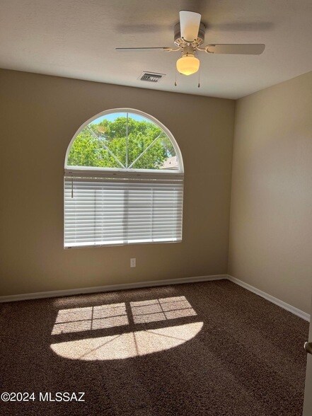 Building Photo - 1291 Kelson Pl