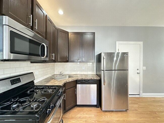 Foto del edificio - 4452 N Sheridan Rd