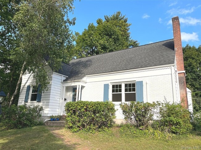 Building Photo - 14 Willow Bend