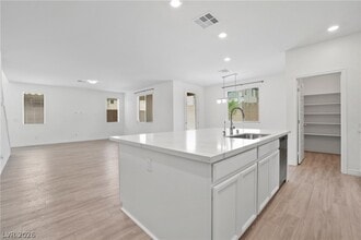 Building Photo - 1118 Junipine Ave
