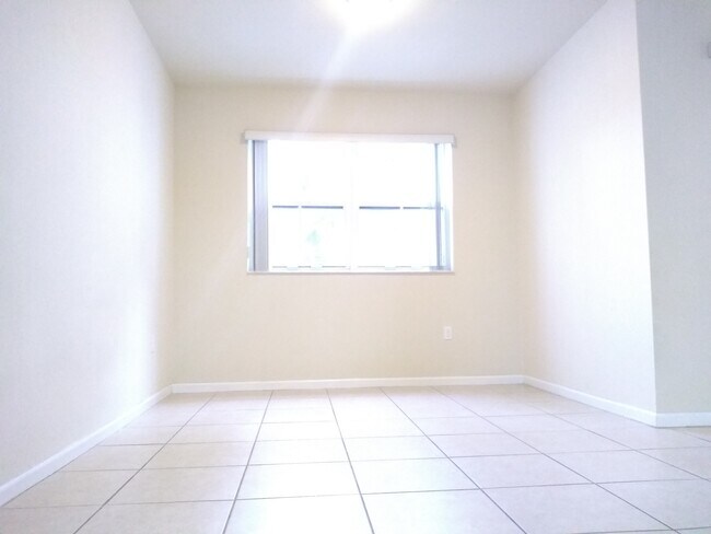 Foto del edificio - 8620 NW 97th Ave