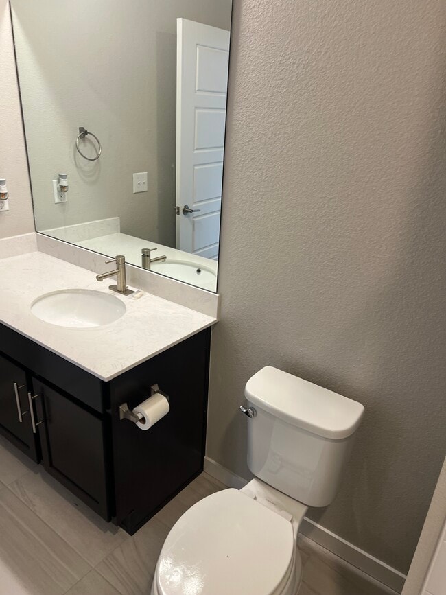 Bath sink - 420 E Fremont Pl