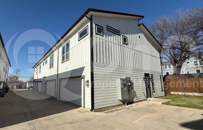 Foto del edificio - 2116 Shea Rd