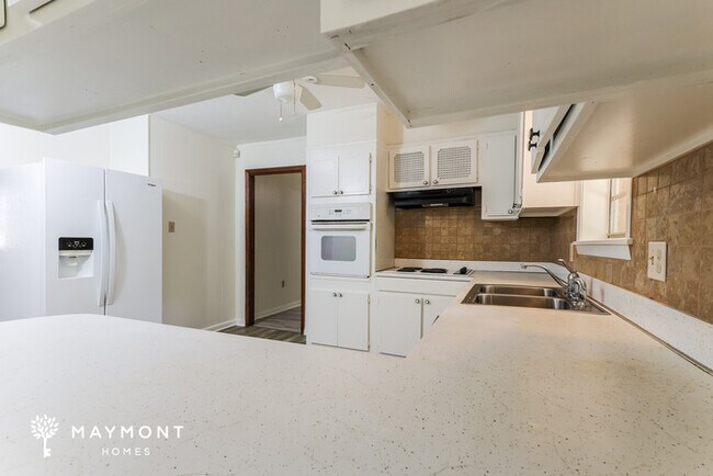 Foto del edificio - 1006 Tanglewood Dr