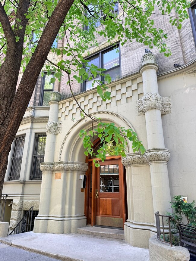 Building Photo - 78 W 85th St