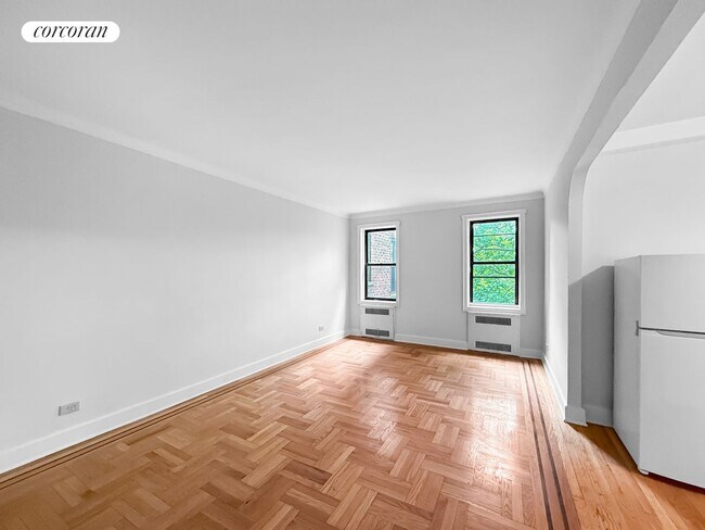 Foto del edificio - 1685 E 5th St