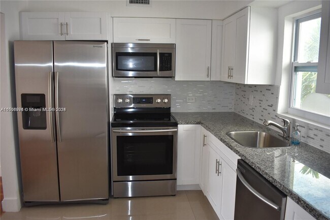 Foto del edificio - 9720 Bay Harbor Terrace
