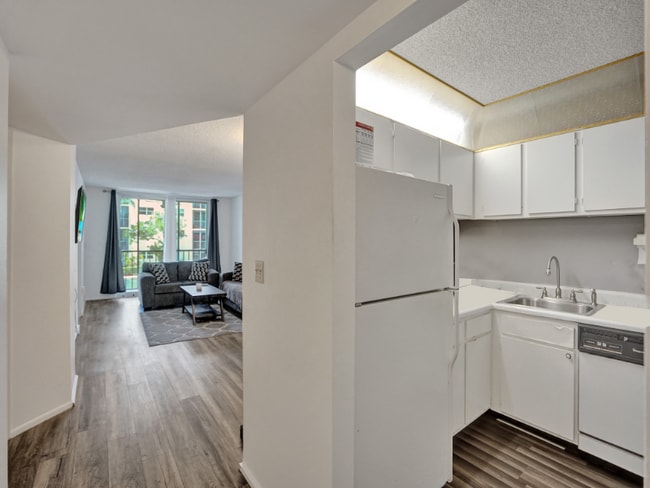 Foto del edificio - 5300 NE 24th Terrace