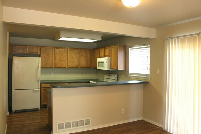 Foto del edificio - 1912 Jamison Dr