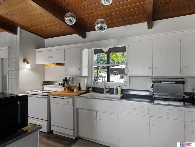 Foto del edificio - 4620 Eden Cir