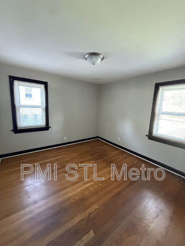 Foto del edificio - 10058 Dorothy Ave