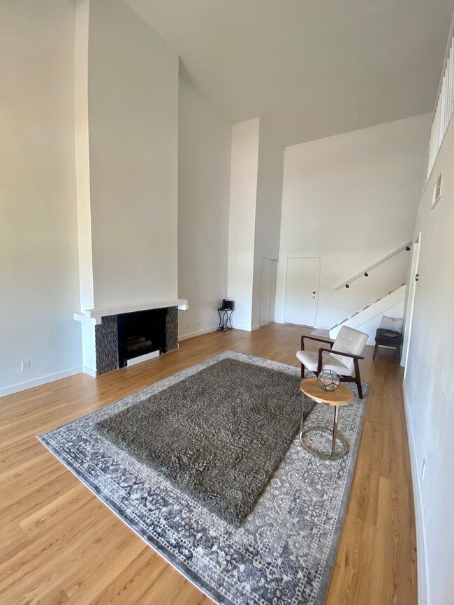 Building Photo - 1311 Summertime Ln