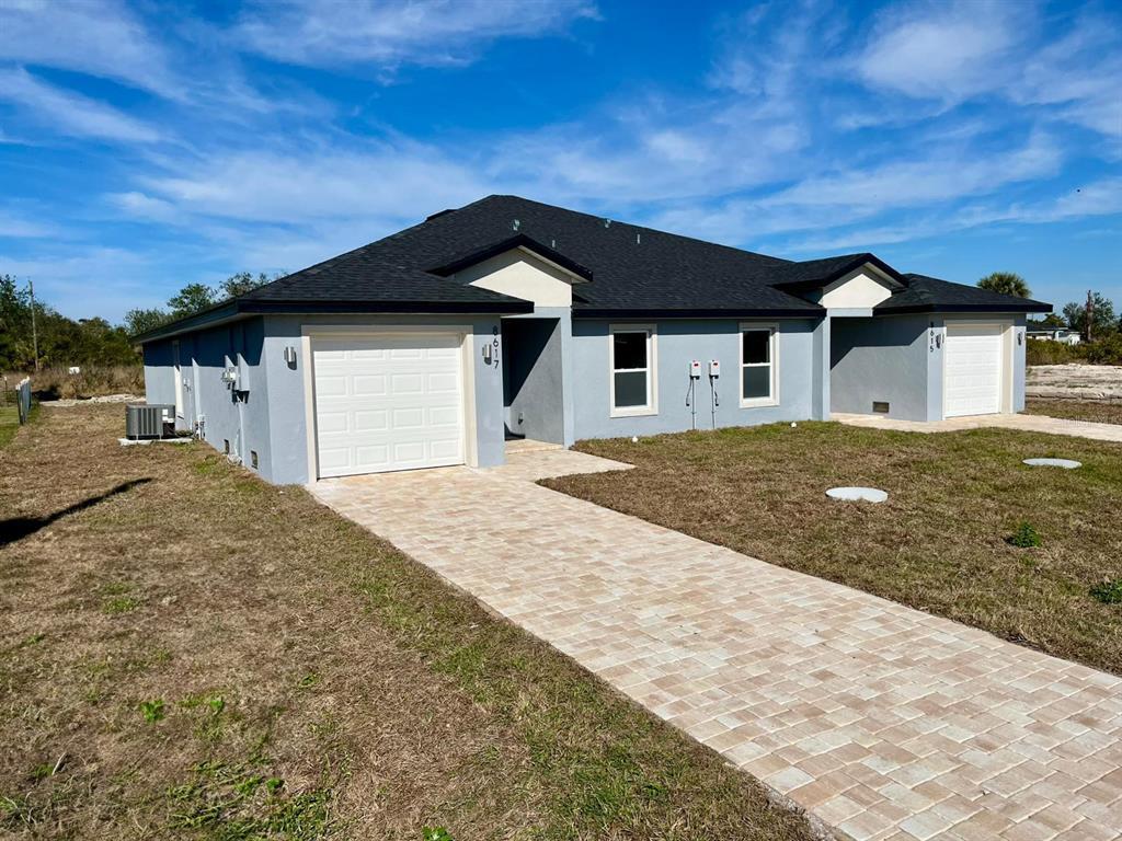 Foto principal - 8615 Agate St