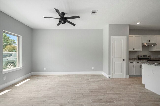 Foto del edificio - 4205 Elmwood St