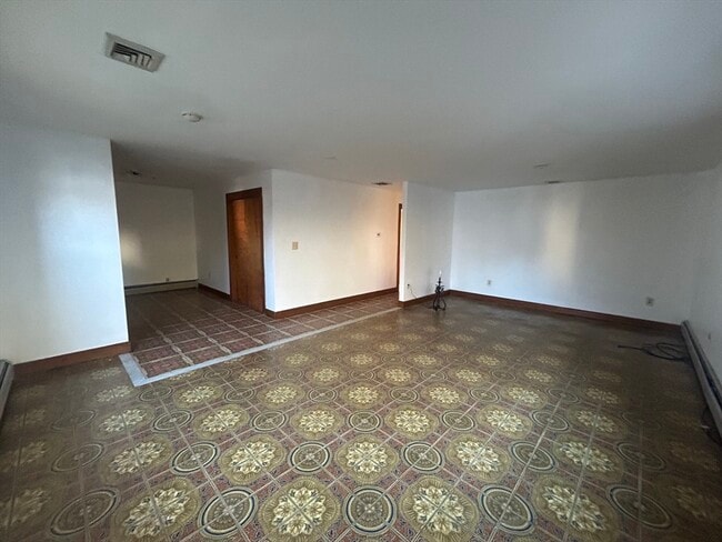 Building Photo - 22 Norcross St