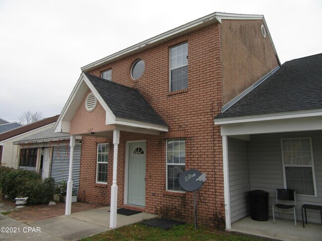 Foto del edificio - 127 Parker Village Cir