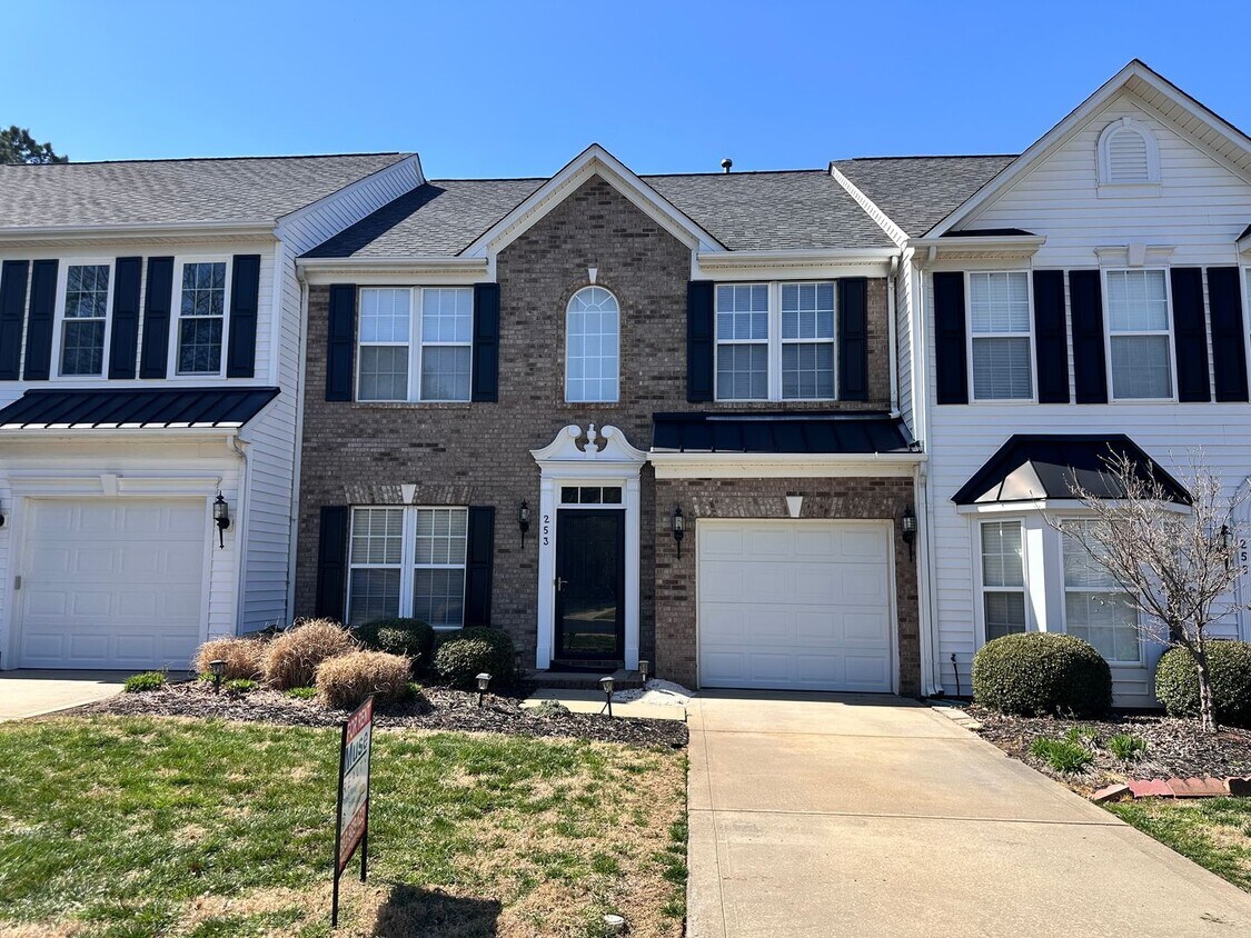 Foto principal - Exclusively Offered By Muse Realty