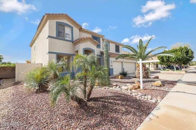 Foto del edificio - 12951 W Campbell Ave