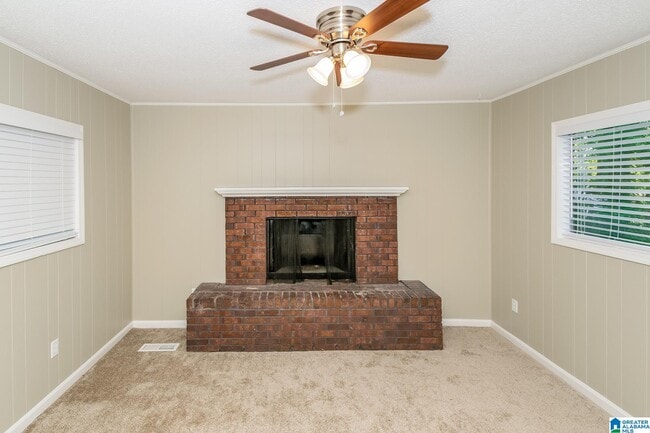 Building Photo - 1309 Lake Ln NE