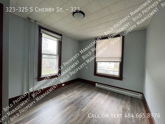 Building Photo - 323-325 S Cherry St.-323