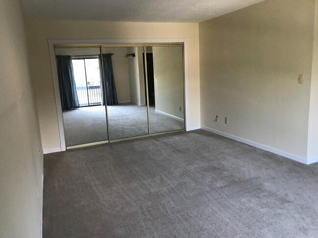 Master Bedroom - 434 Westgate Dr