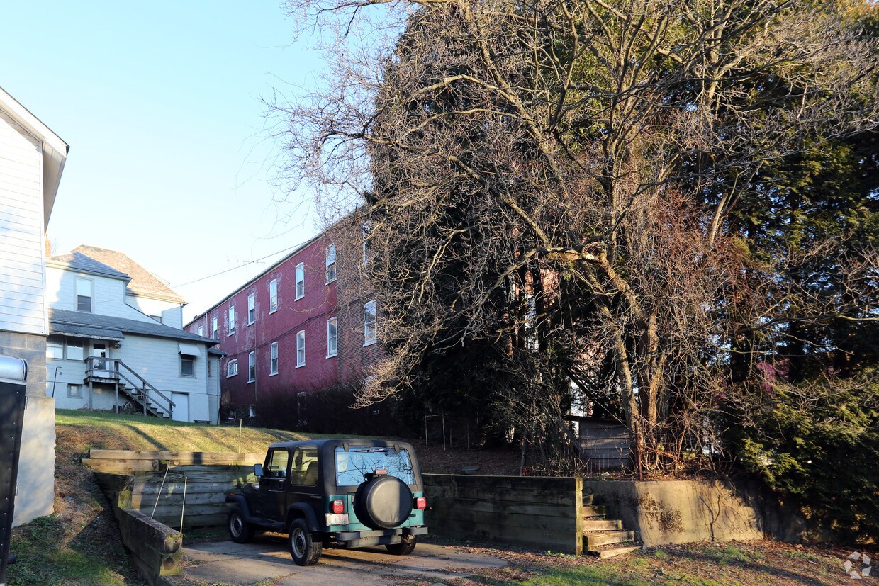 Building Photo - Washington Glen