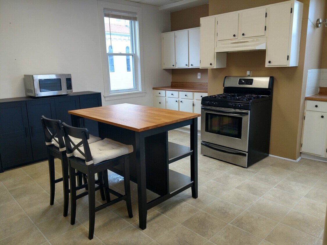 kitchen - 12 North Jackson Avenue