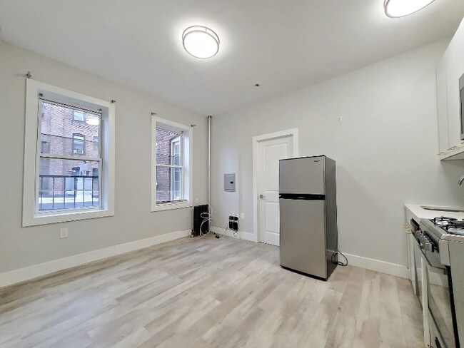 Building Photo - 58 Van Reypen St
