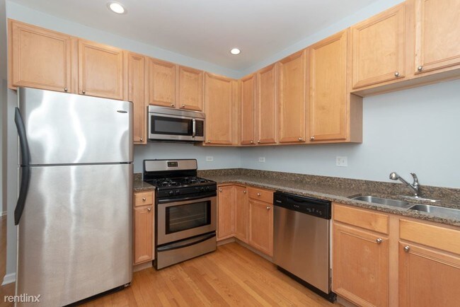 Foto del edificio - 2451 W Touhy Ave