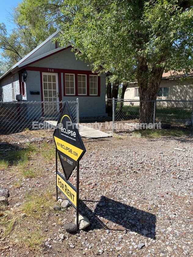 Foto principal - 908 9th St