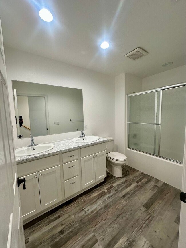 Foto del edificio - Brand-New 3 Bedroom, 2 Bath Home with Garage