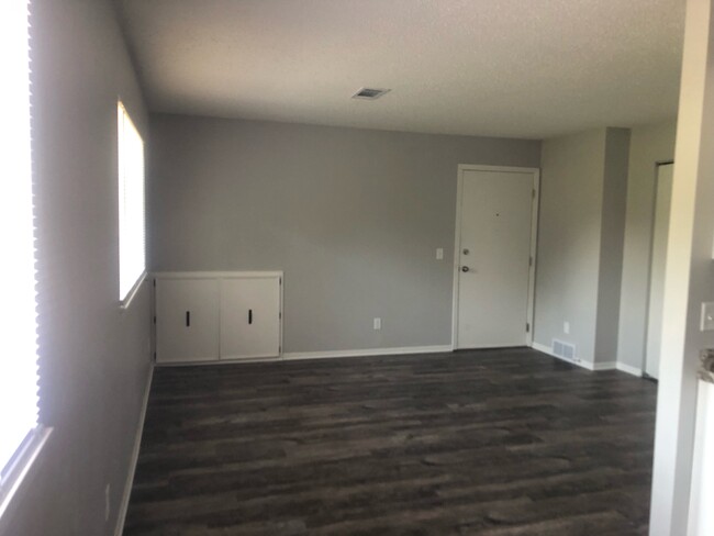 Building Photo - 4933 Jersey Ridge Rd