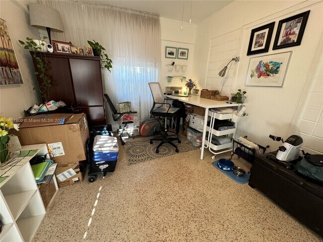 Foto del edificio - 737 NE 16th Ave