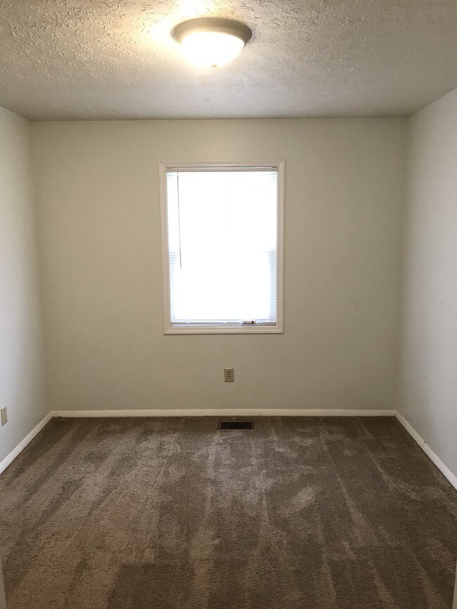 Building Photo - 2903 Highland Dr