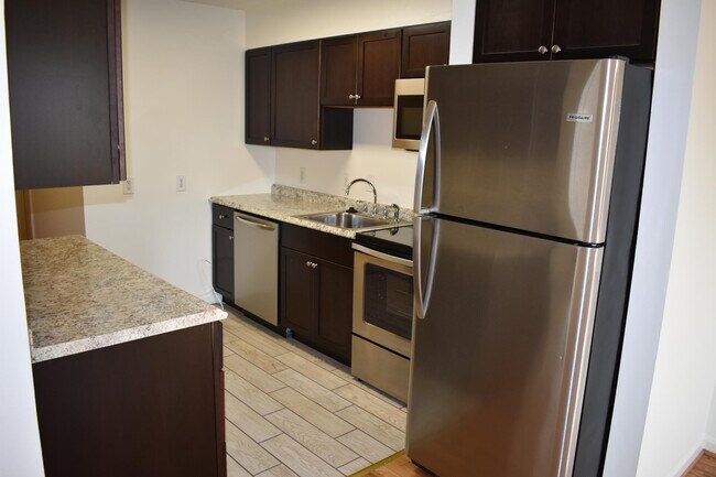 Building Photo - 1441 Girard St NW