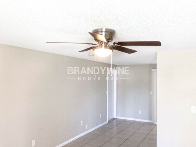 Foto del edificio - Lovely 3BR ready for immediate move in! Be...