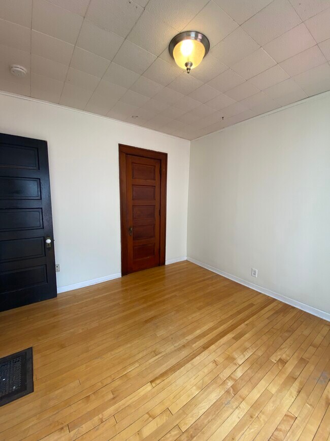 Foto del edificio - 24 N Butler St