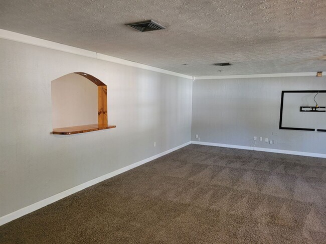 Foto del edificio - Charming 4 Bedroom Home with Hardwood Floo...