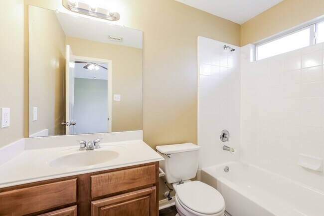 Foto del edificio - 16039 Imperial Forest Ln