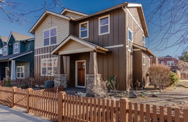 Foto del edificio - Welcome Home to Comfortable Bend Living