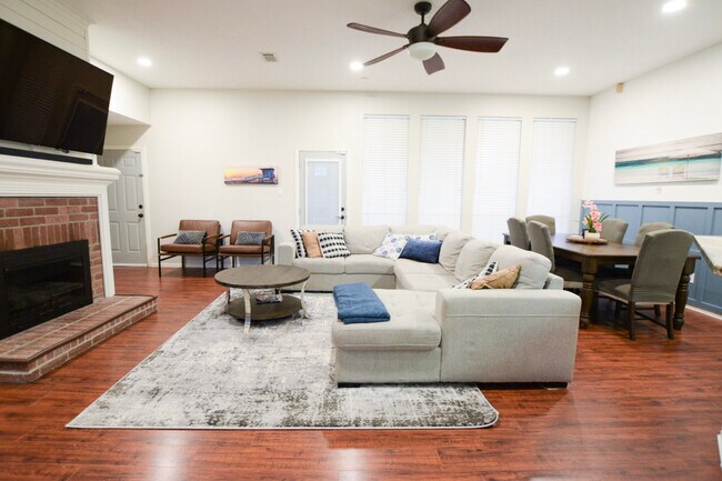 Foto del edificio - 1207 Old Knoll Dr