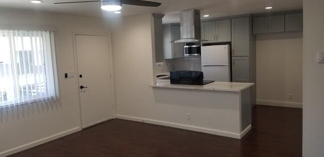 Foto del edificio - 5638 Hoffman Ct