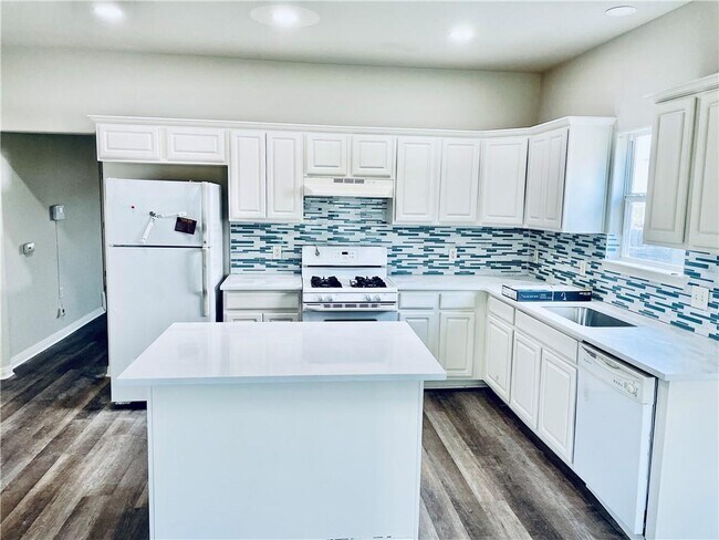 Foto del edificio - 7509 Lazy Creek Dr