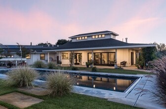 Building Photo - 202 Petersen Ln